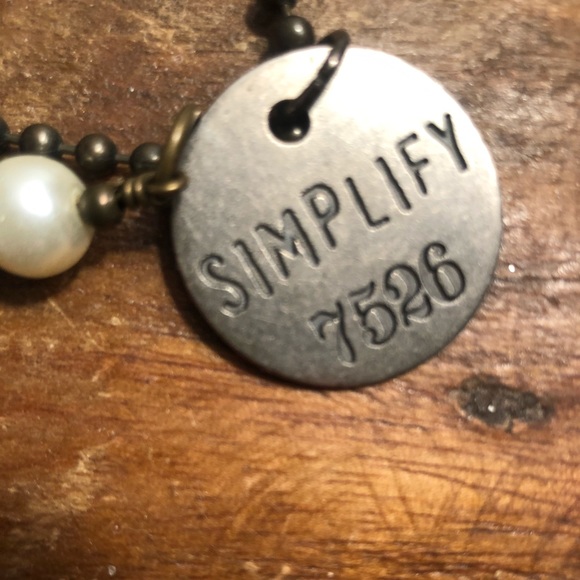 Simplify Key Necklace - Picture 6 of 10